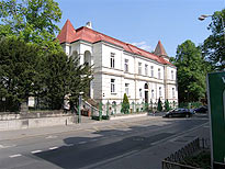 Hlavní budova ul. W. Churchilla 4
